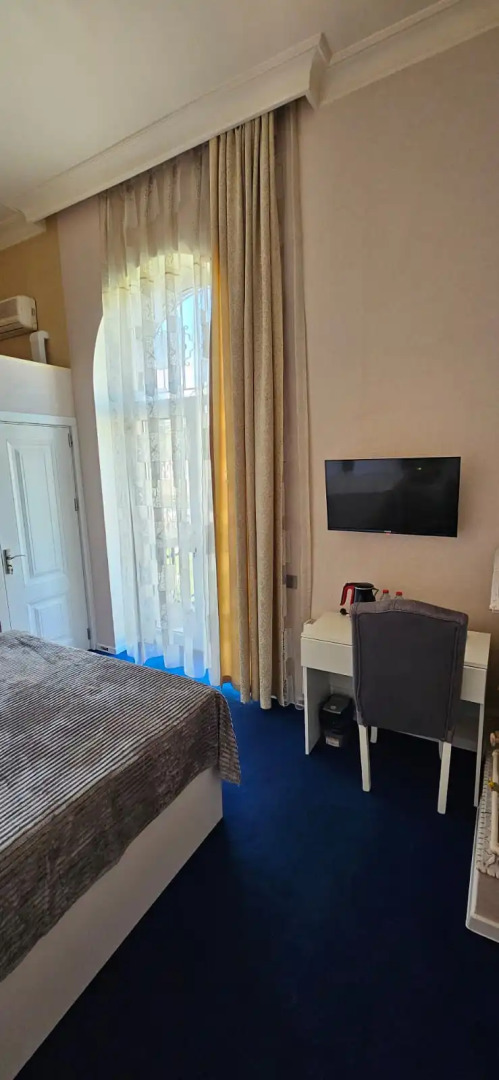 Отель NH Nizami