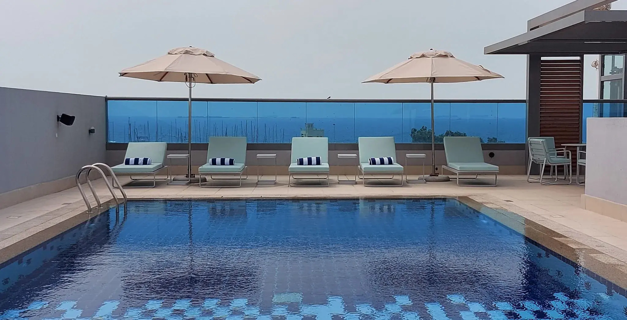 Отель Beach Walk