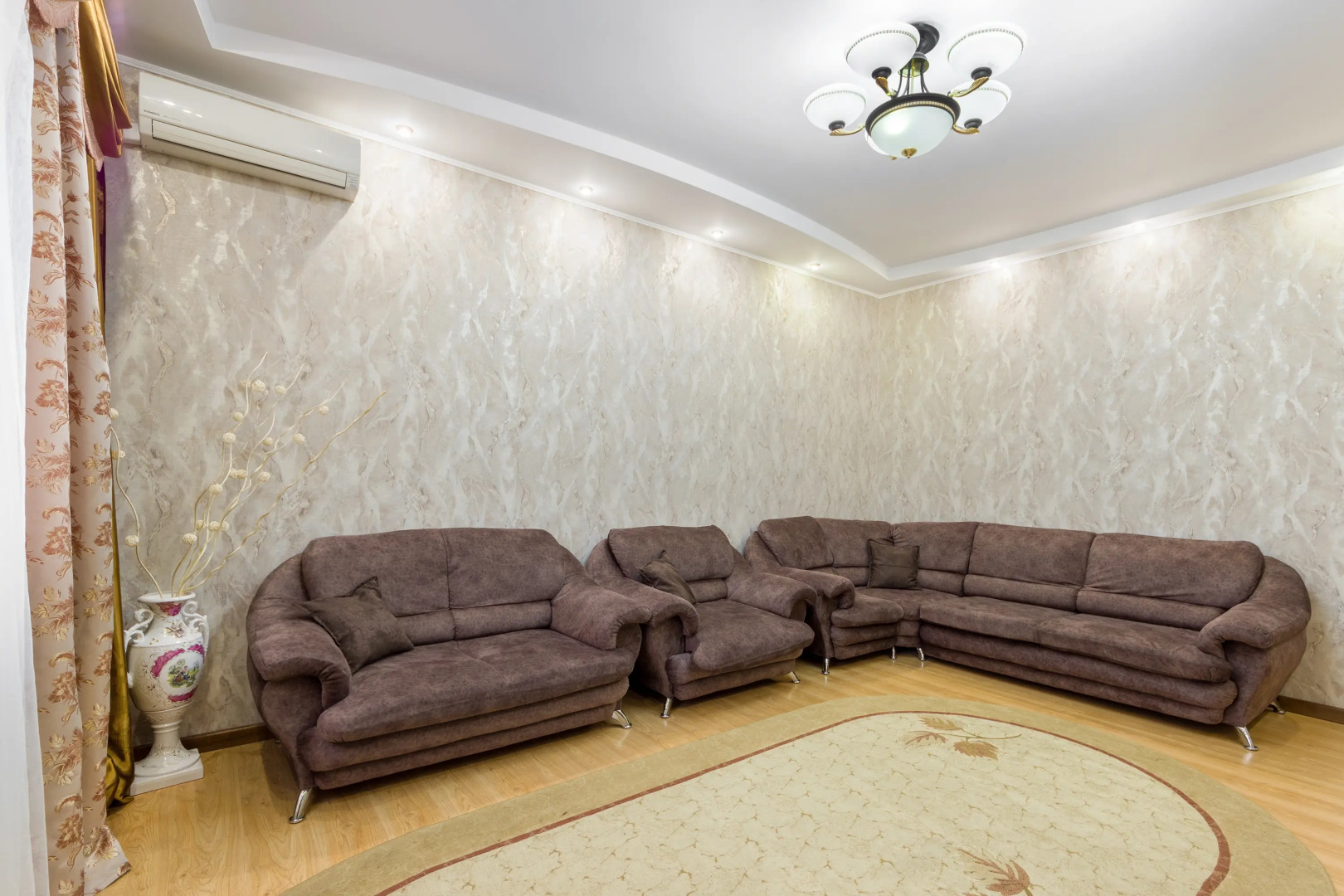 Частный дом с бассейном и хаммамом