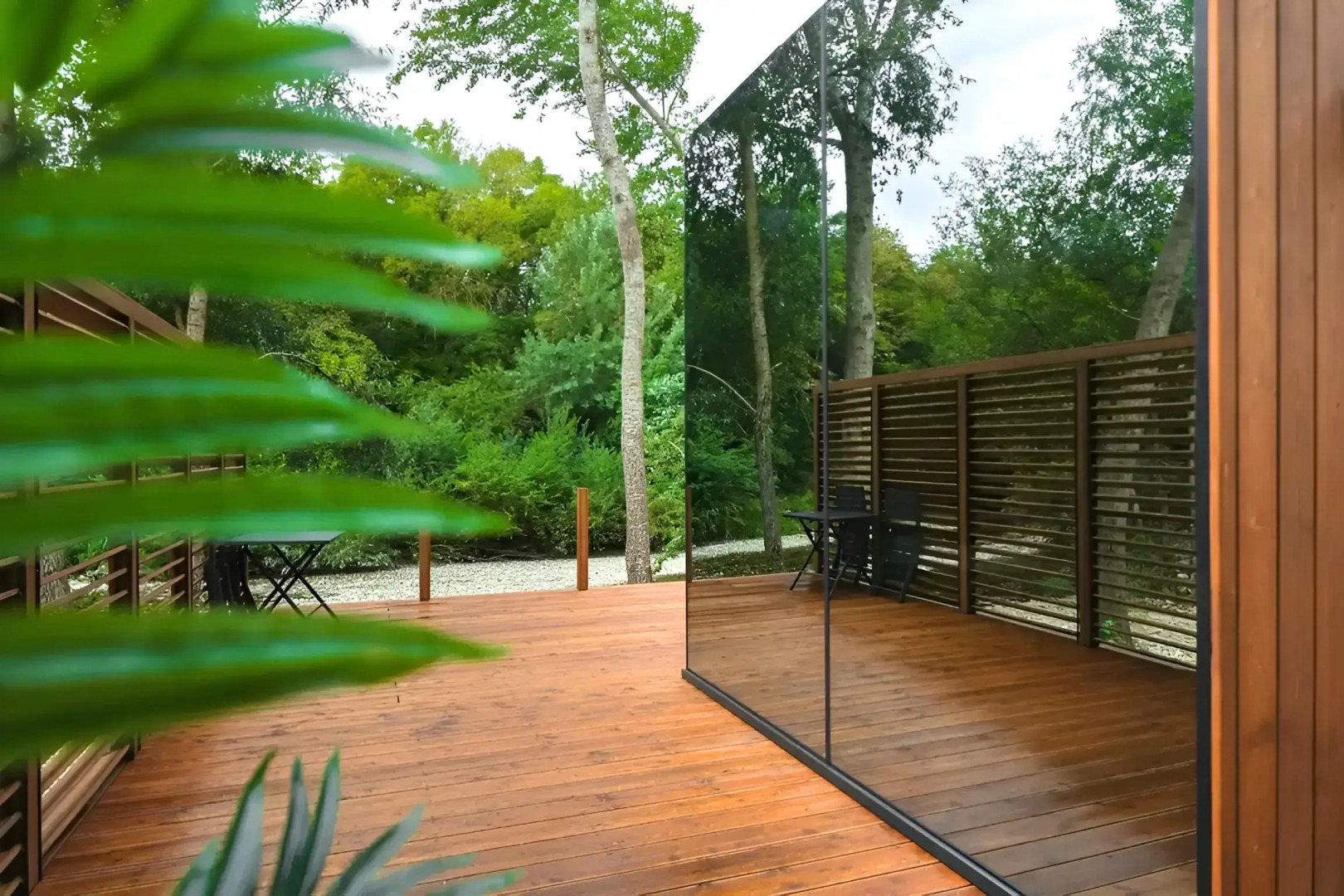 Частный Дом на Берегу Реки с Авторским Дизайном