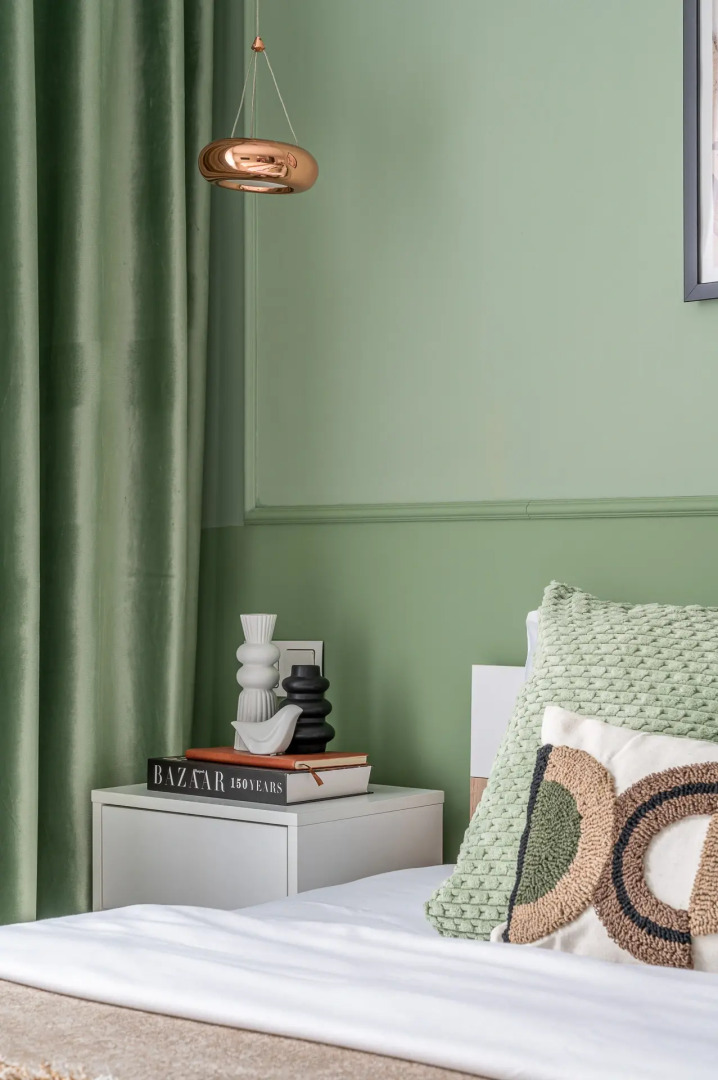 Студия у Метро Космонавтов