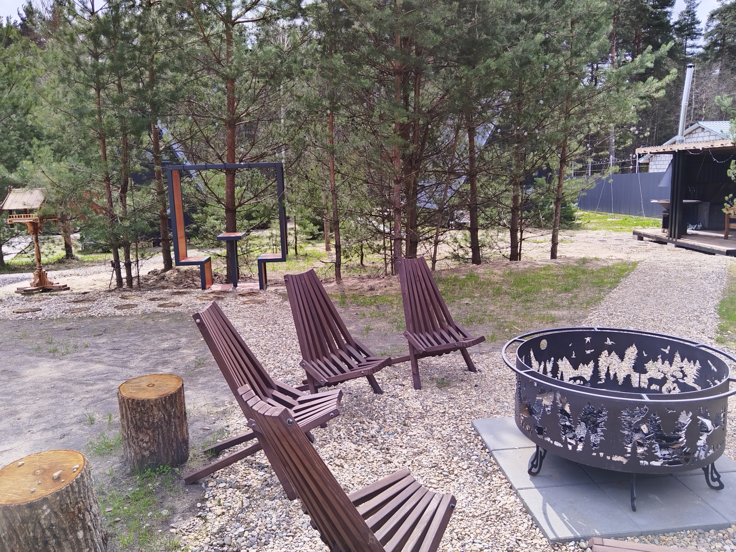 Глэмпинг А в лесу