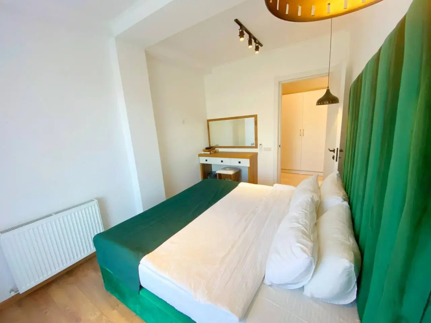 Апартаменты City Heart Luxury Apartment