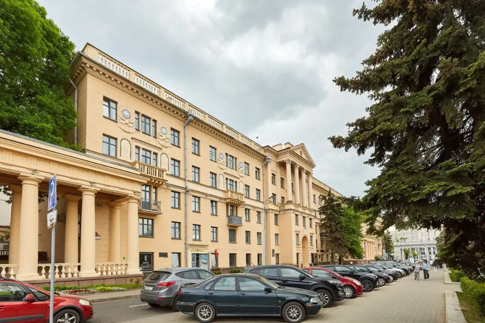 Апартаменты на проспекте Независимости 36 парк М. Горького