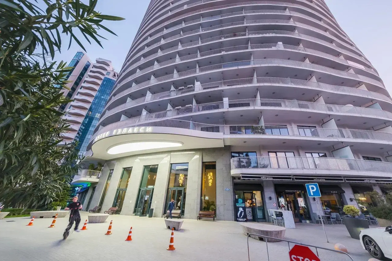 Апартаменты 2х-этажный апартамент с сауной и бассейном в Актер Гэлэкси 100м2