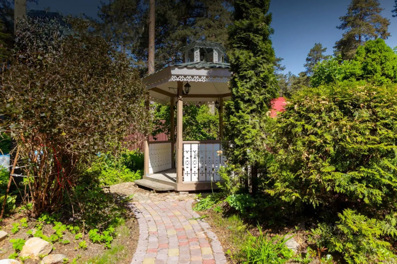 Частный дом 8-к 250 м²