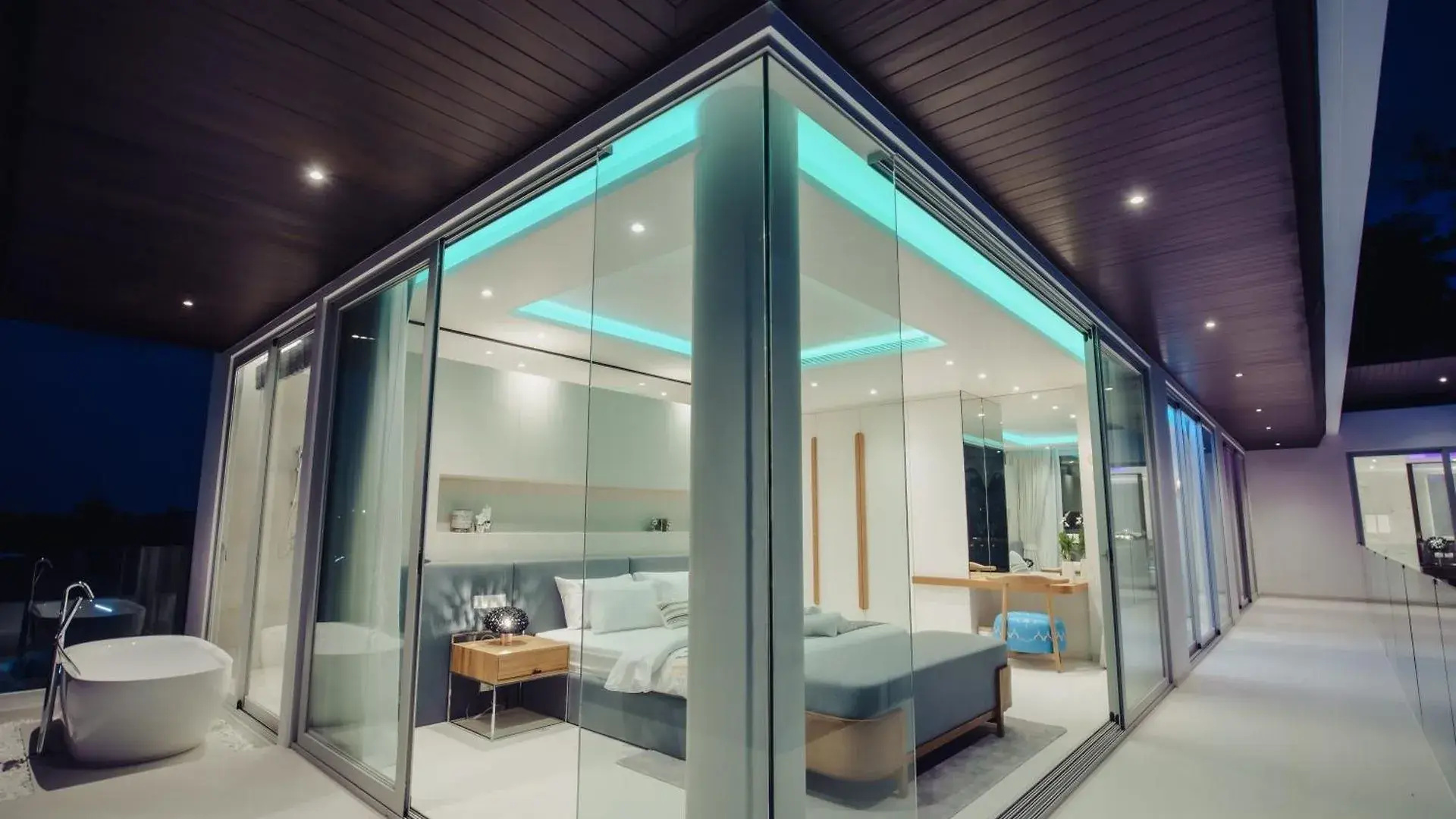 Вилла Luxury Infinity Pool Villa in Nai Harn