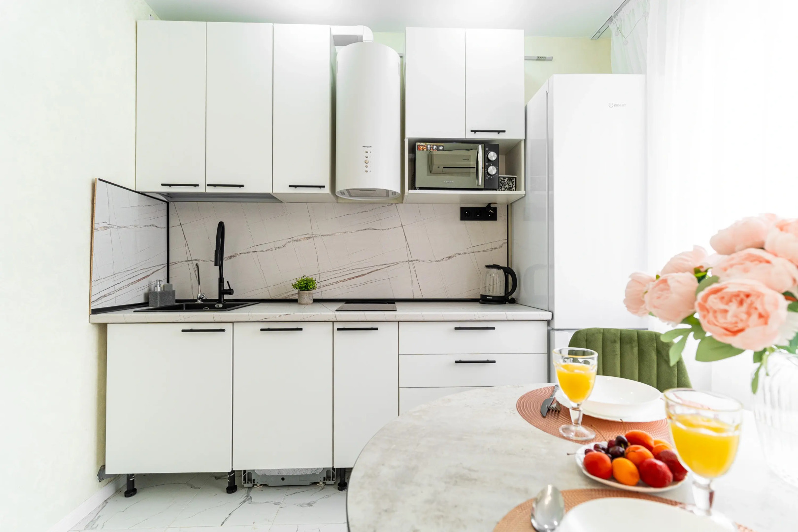 Апартаменты с дизайнерским ремонтом в Геленджике, микрорайон Парус от LetoApart