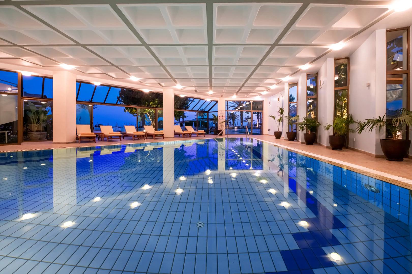 Отель Constantinou Bros Athena Beach