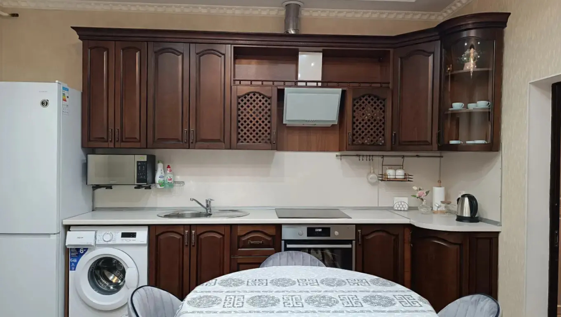 Квартира с двумя спальнями в курортной зоне рядом с Верхним рынком