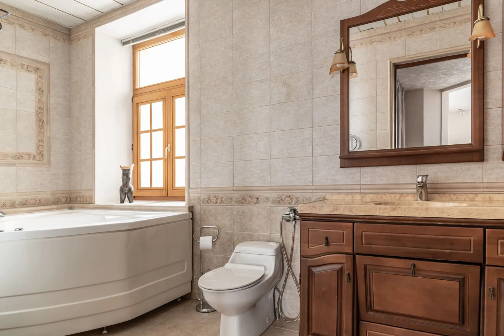 Квартира 4х комнатная  с парковкой возле Кремля