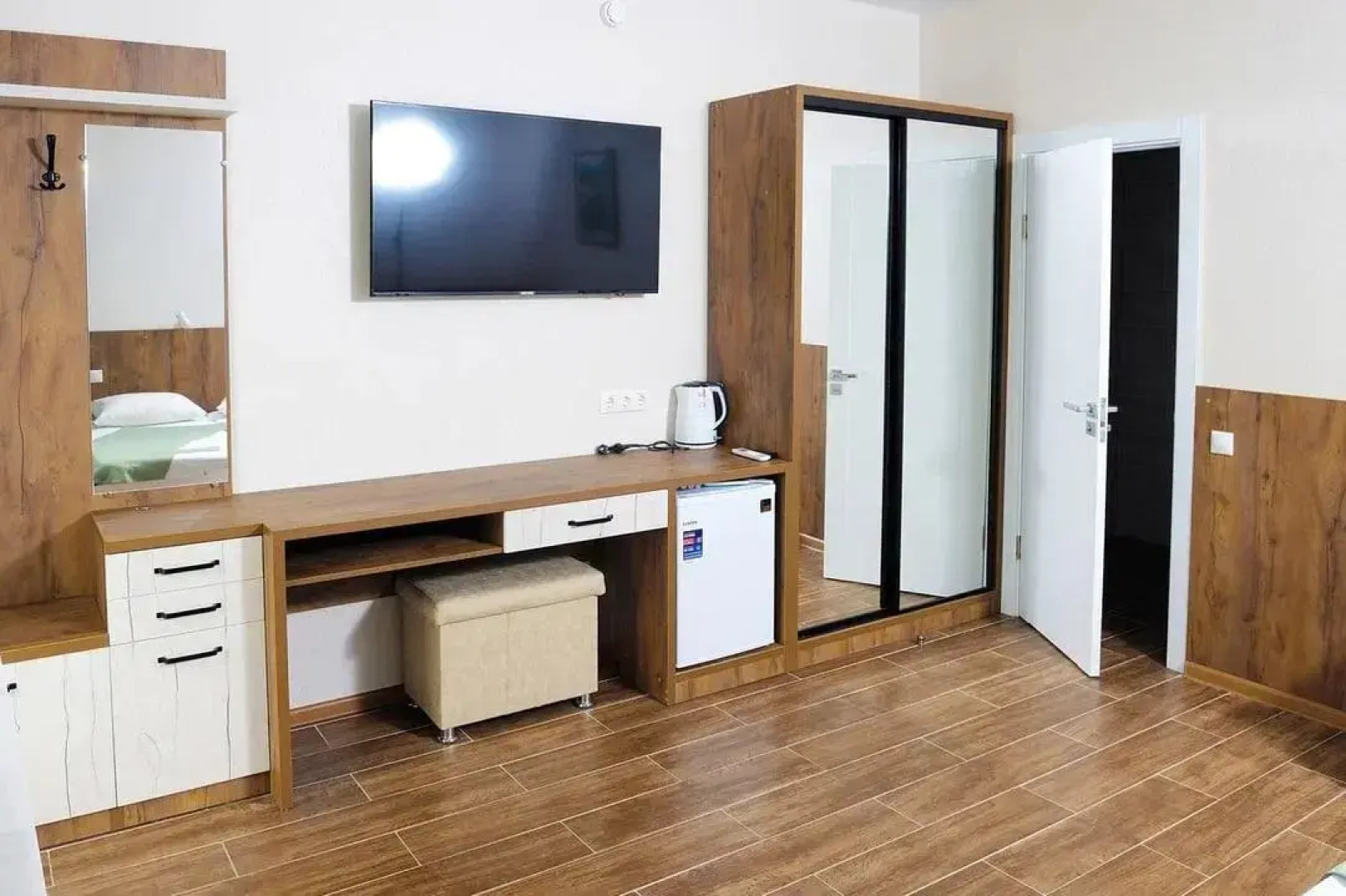 Отель Людмила