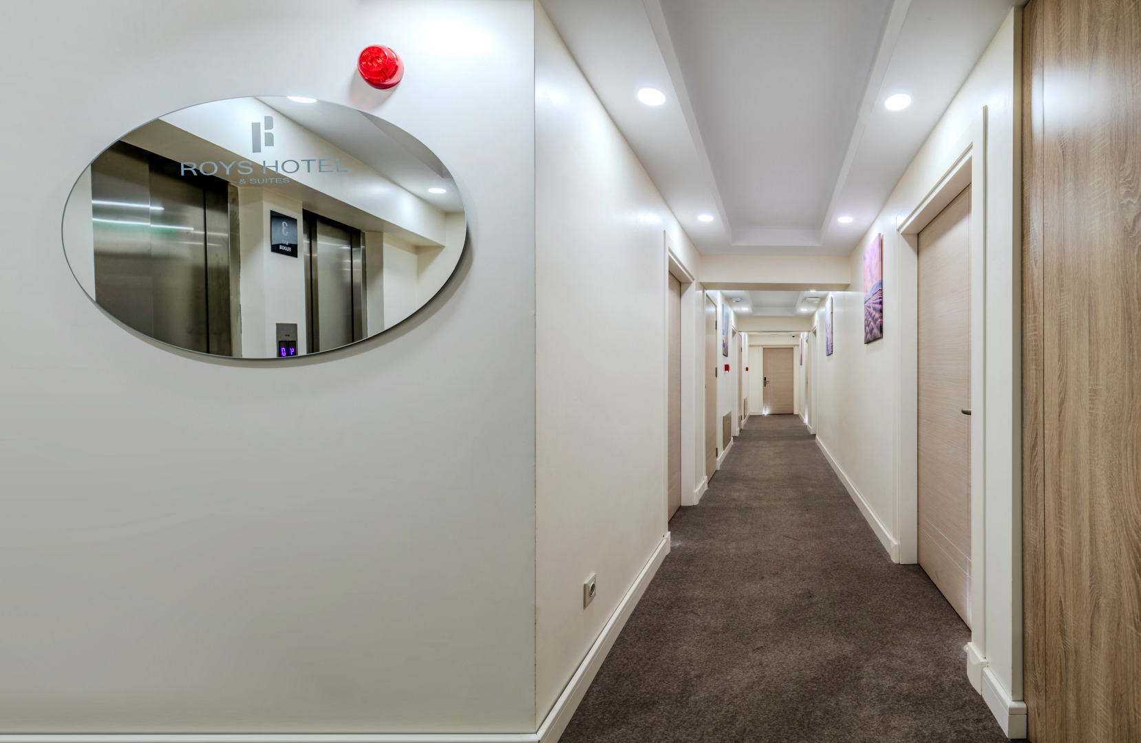 Отель Roys Hotel & Suites