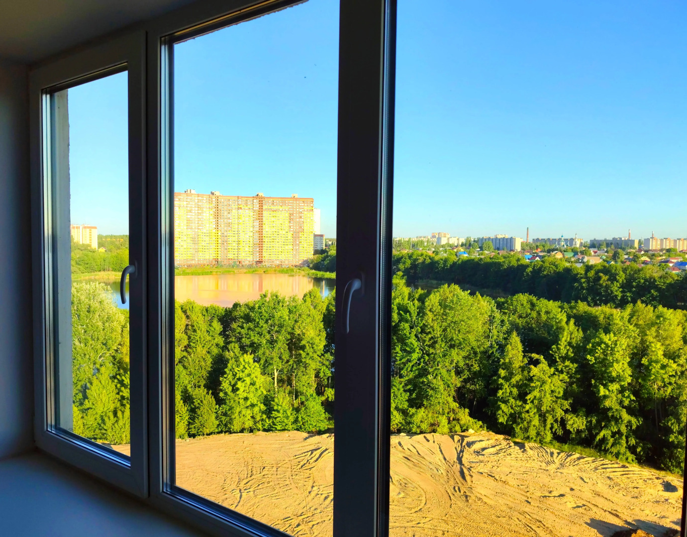 Квартира ЭмиЛи в ЖК Лазурный двухкомнатная