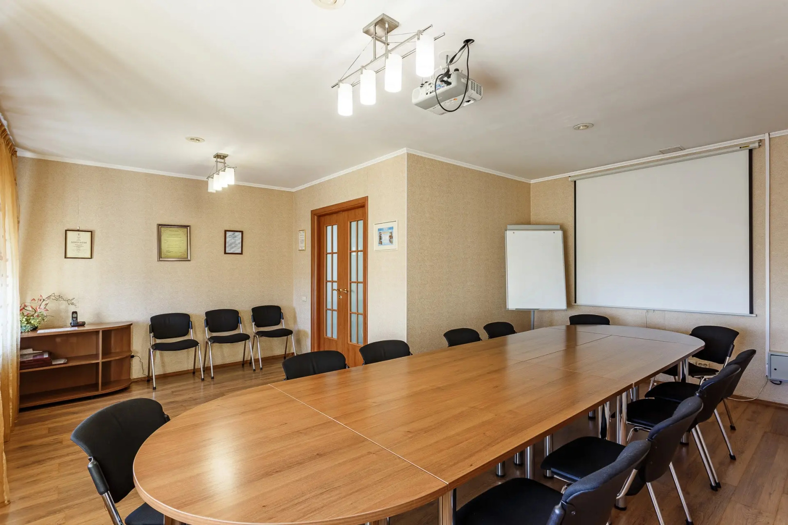 Отель Алмаз