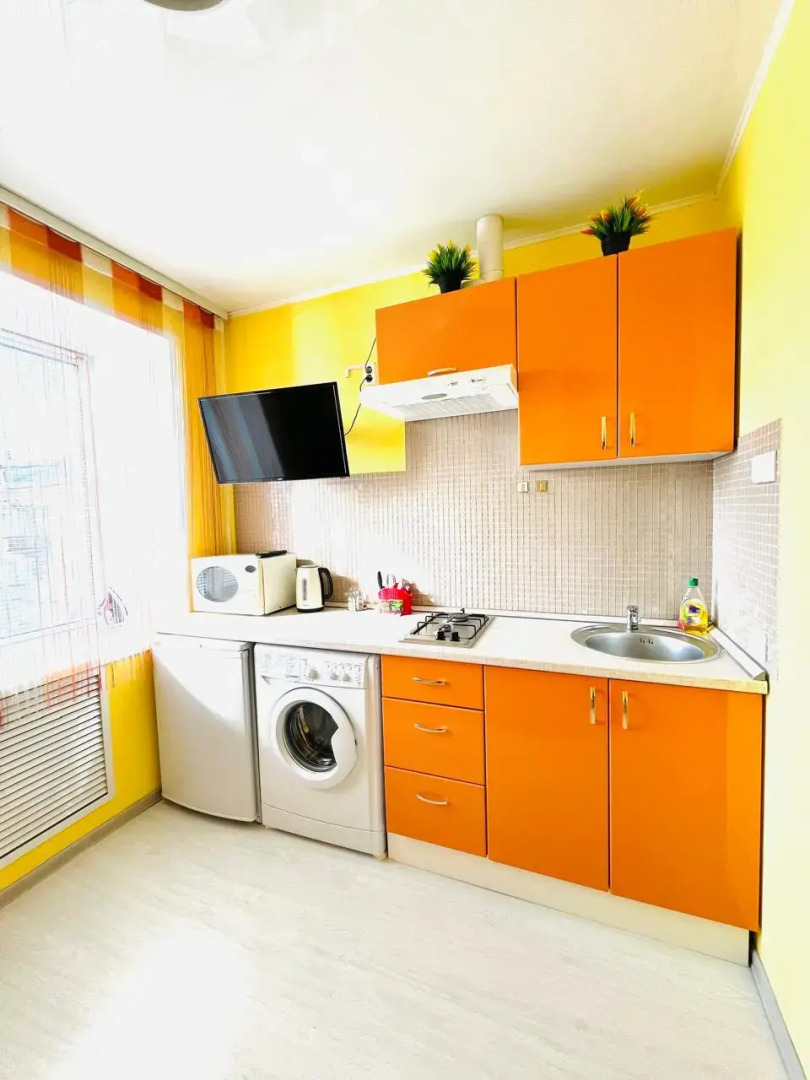 Апартаменты Не Бабушкин Диван 1