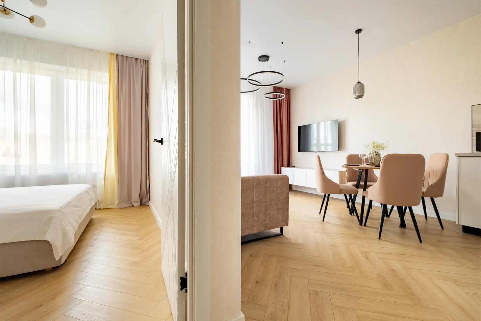 Апартаменты у метро Лесная