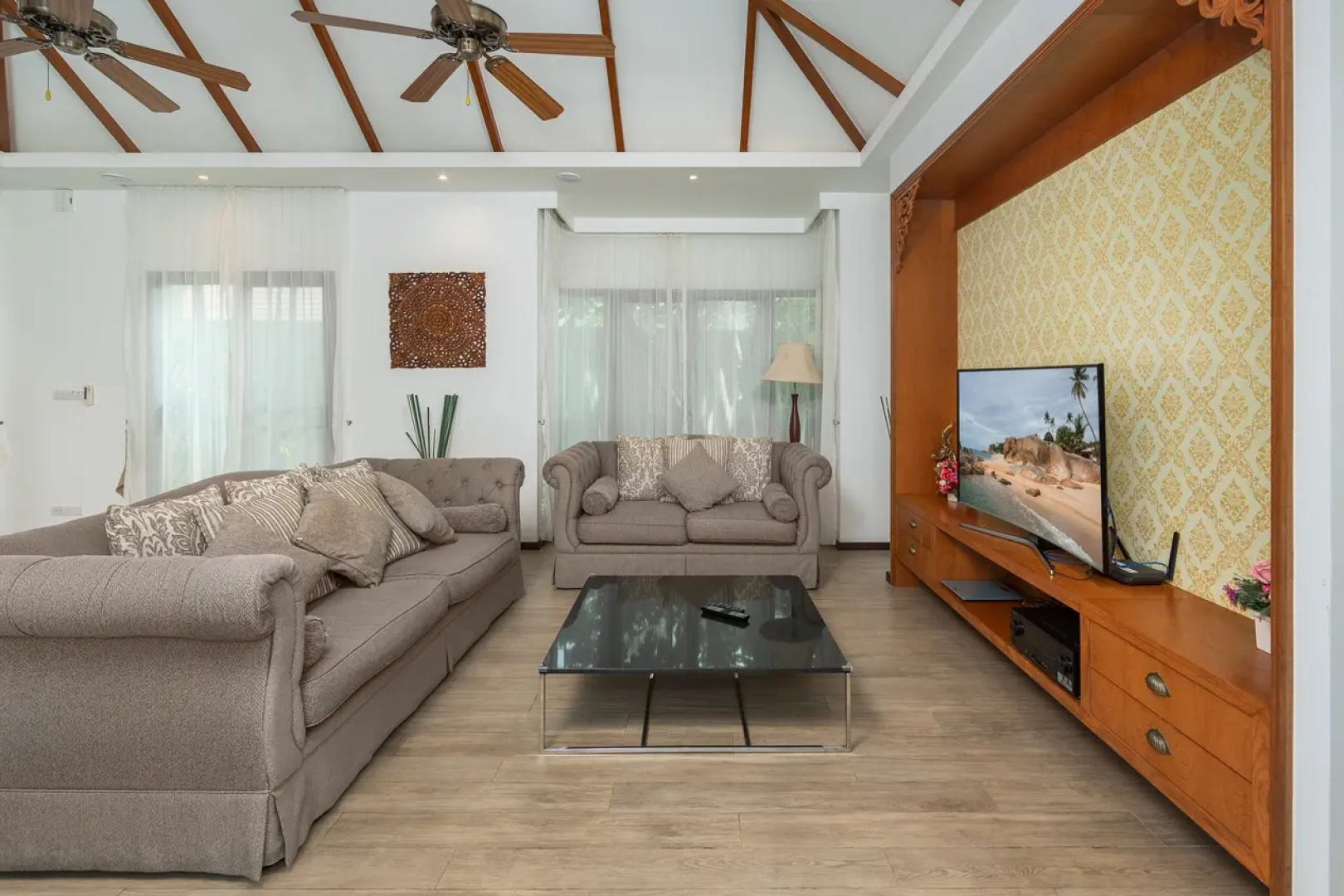 Вилла Nai Harn Pool Villa Bond