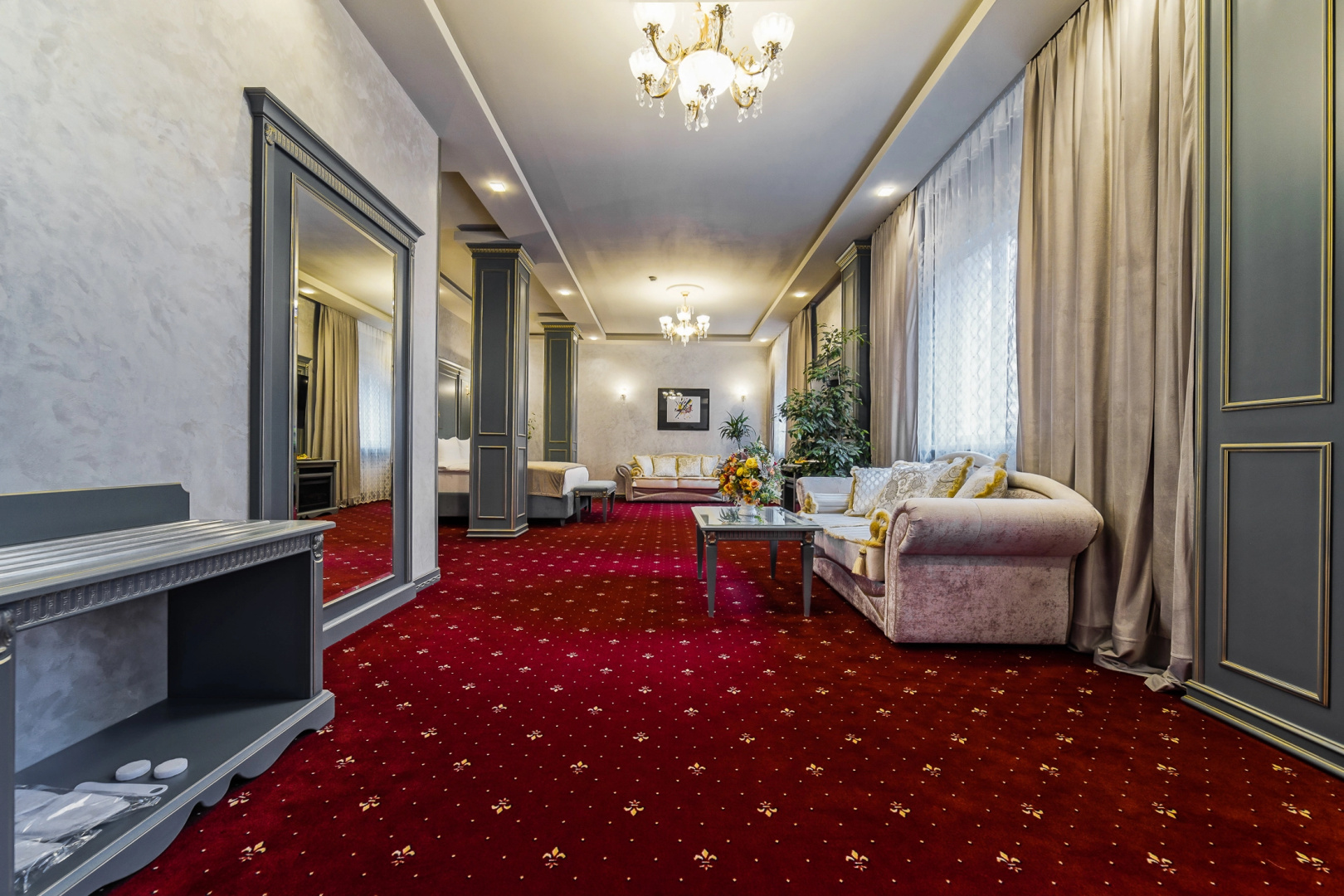Отель Imperial Palace