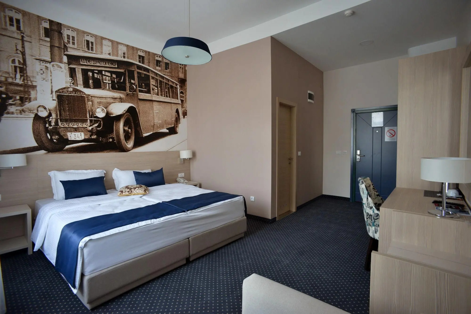 Ночлег и завтрак (B&B) Five Points Square - City Center