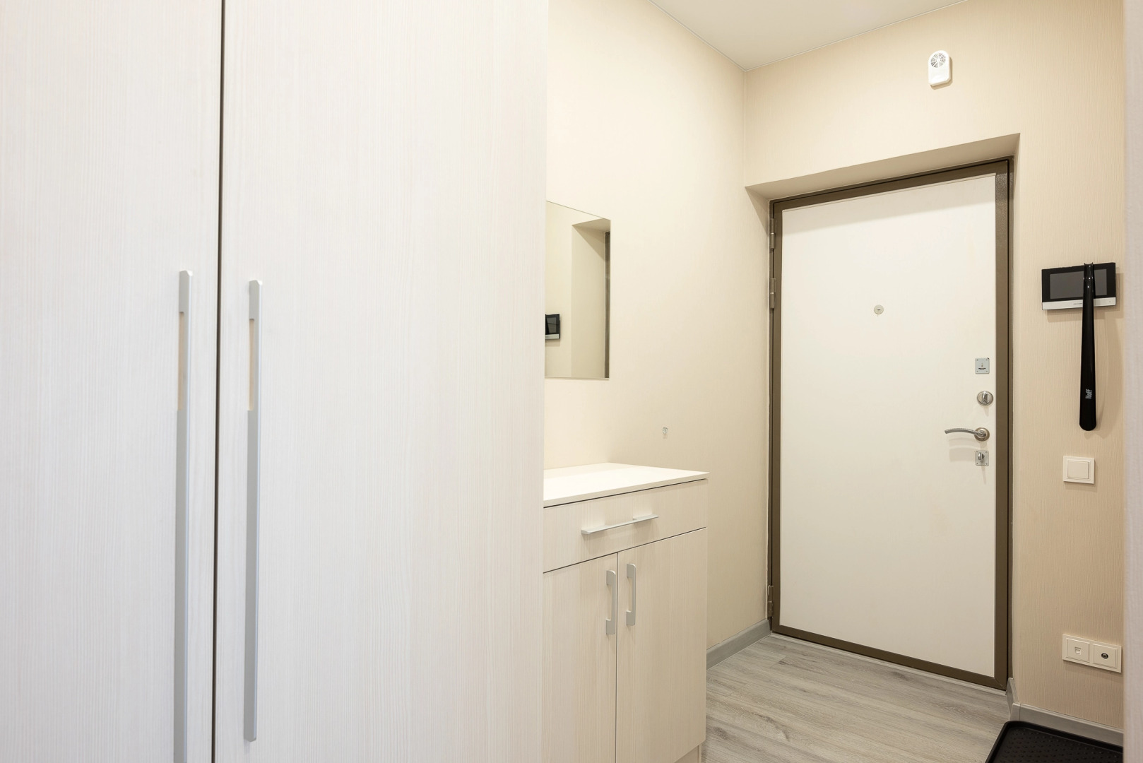 Апартаменты KazanHome Новая квартира с гостиной, спальней и отдельной кухней