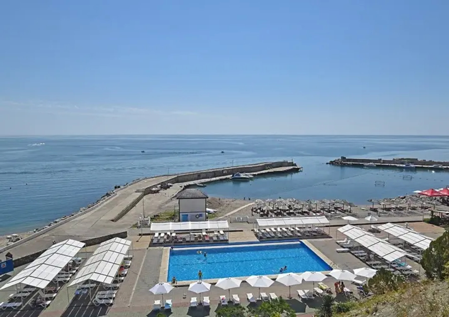 Курортный отель и яхт-клуб Торнадо