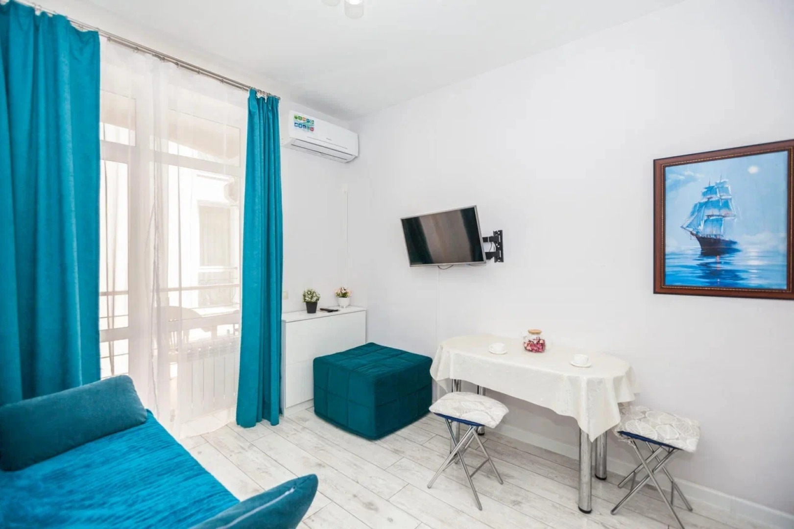 Апартаменты У Моря С Бассейном в ЖК Солнечный/28Б