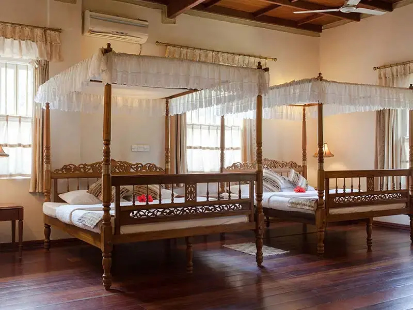 Вилла Manor House