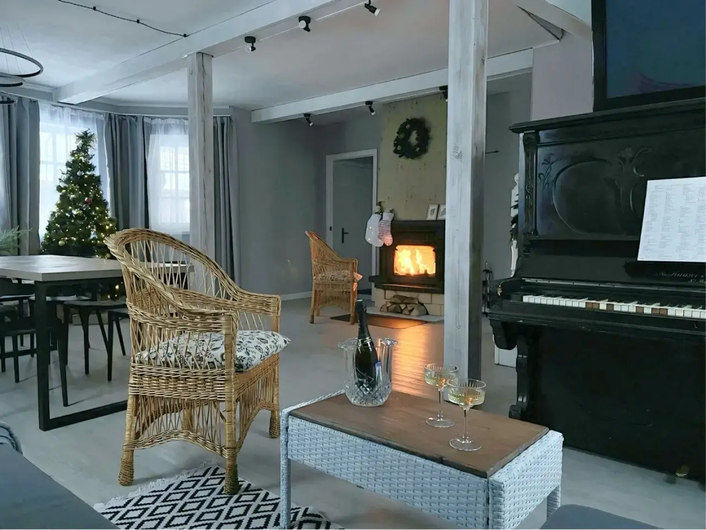 Частный дом с камином и баней