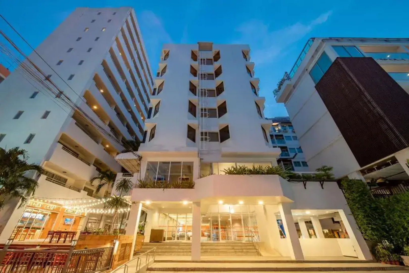 Отель Sunshine Hotel & Residences