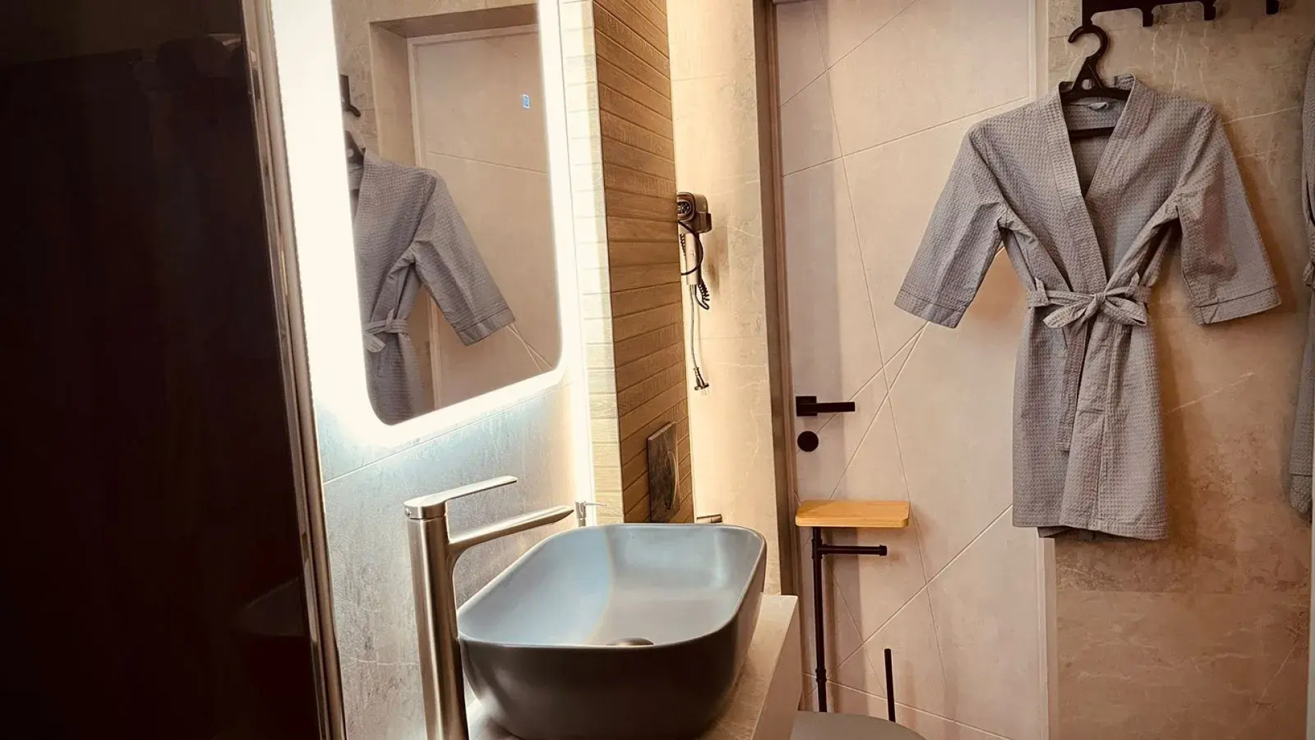 Апартаменты с дизайнерским ремонтом и сауной