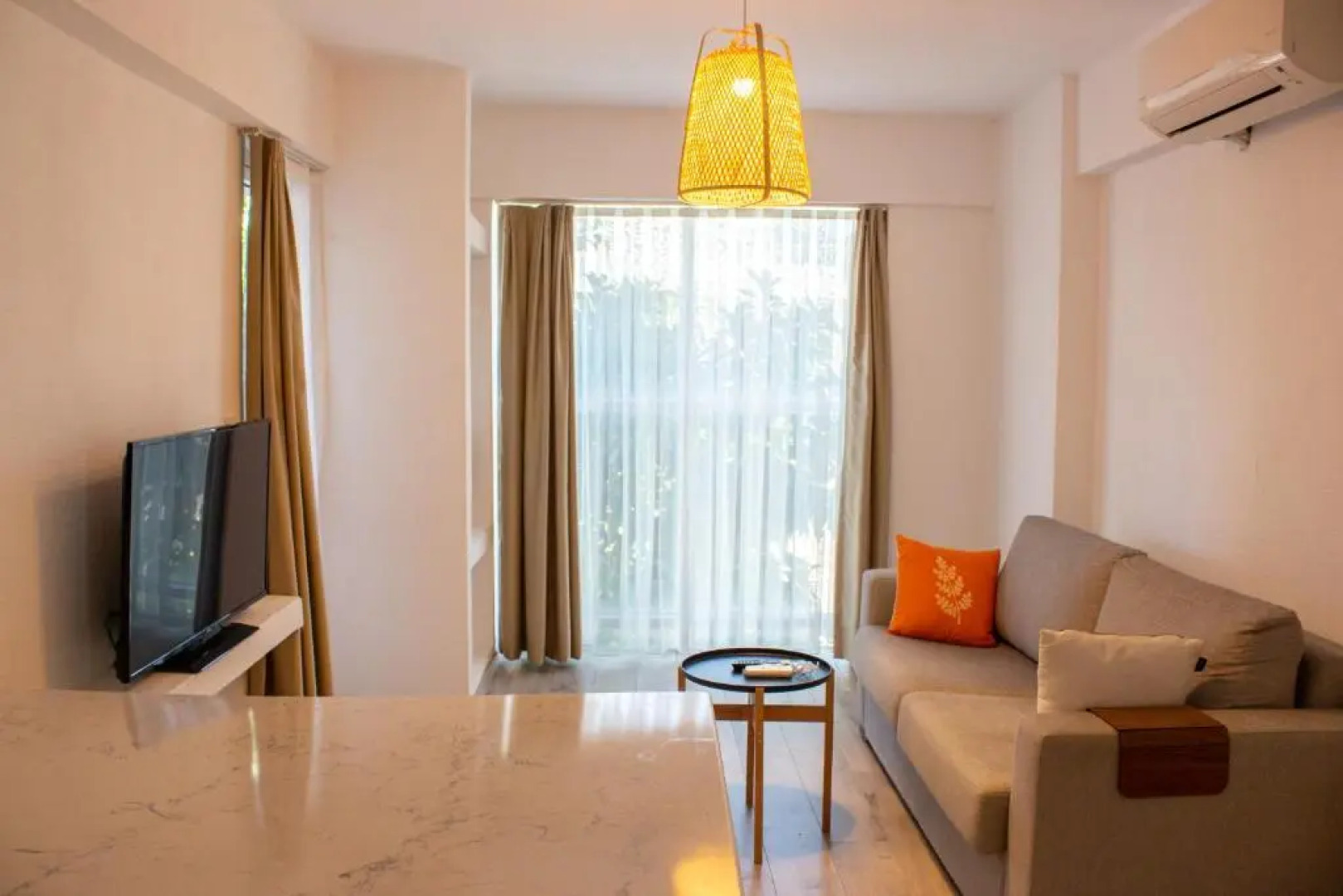 Отель Aloha Suites