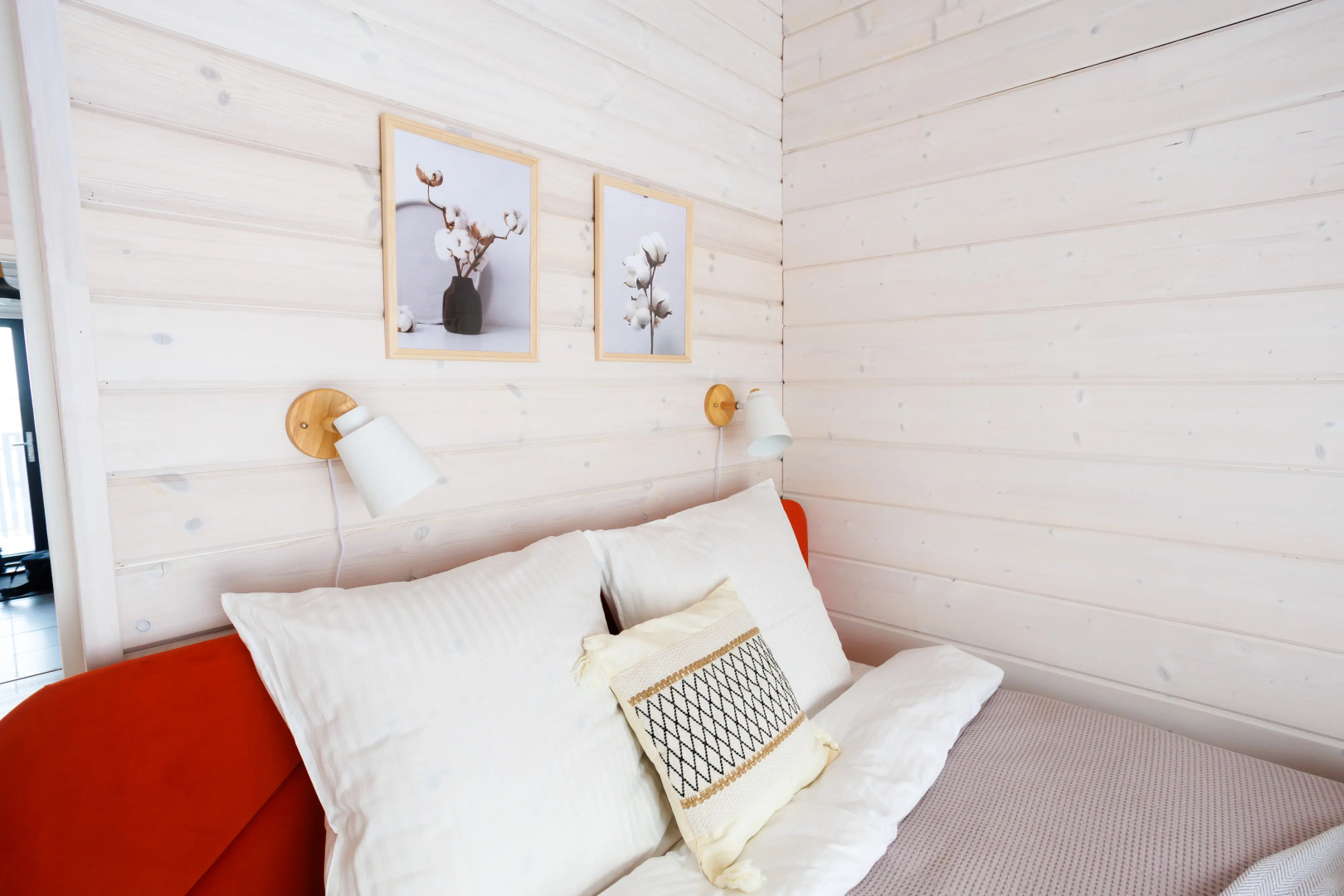 Частный дом Forested home на горке