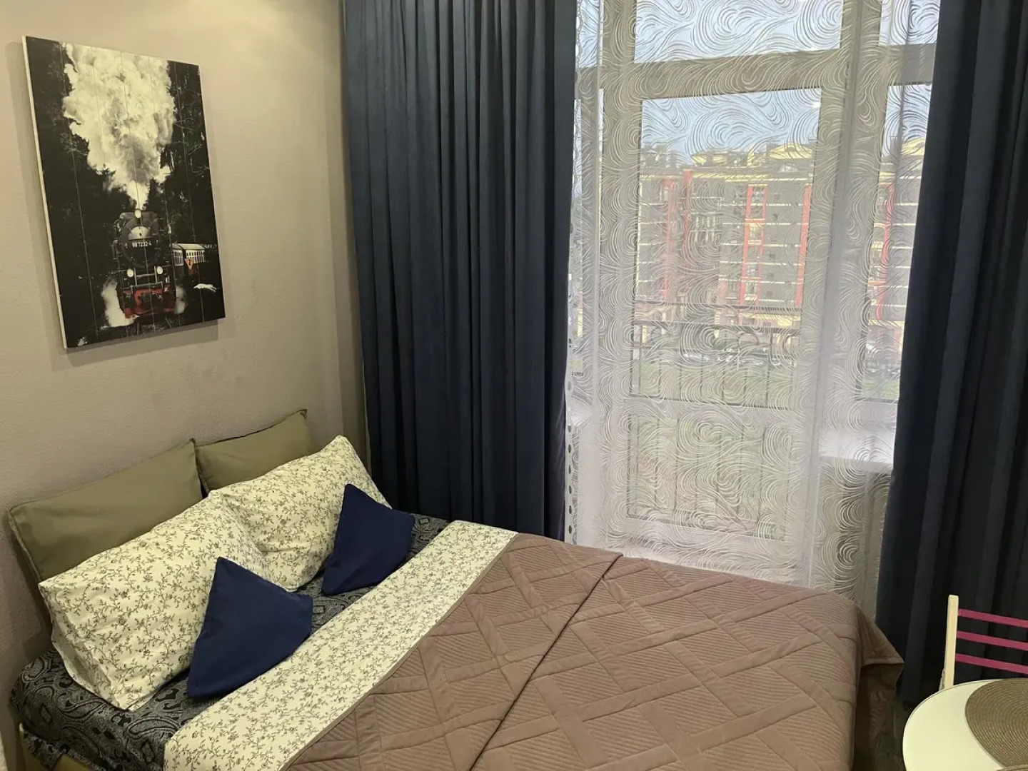 Апартаменты Happy People на улице Галины Вишневской 5