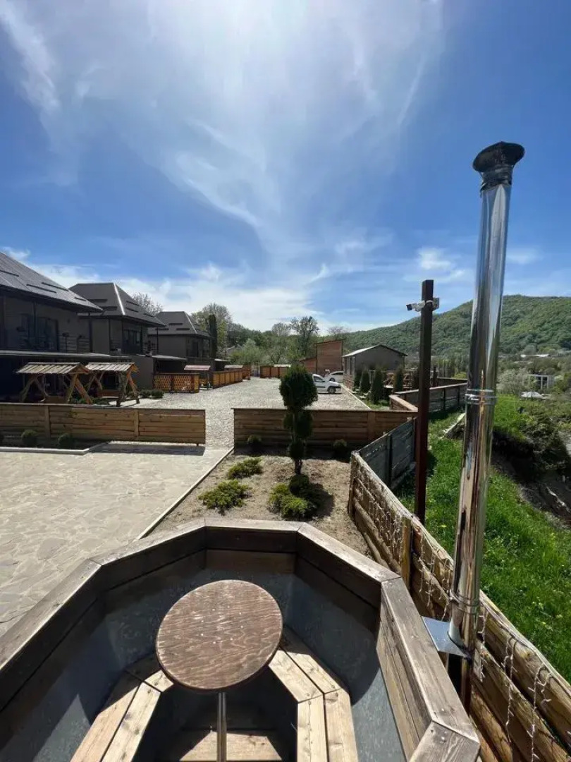 Частный дом с бассейном