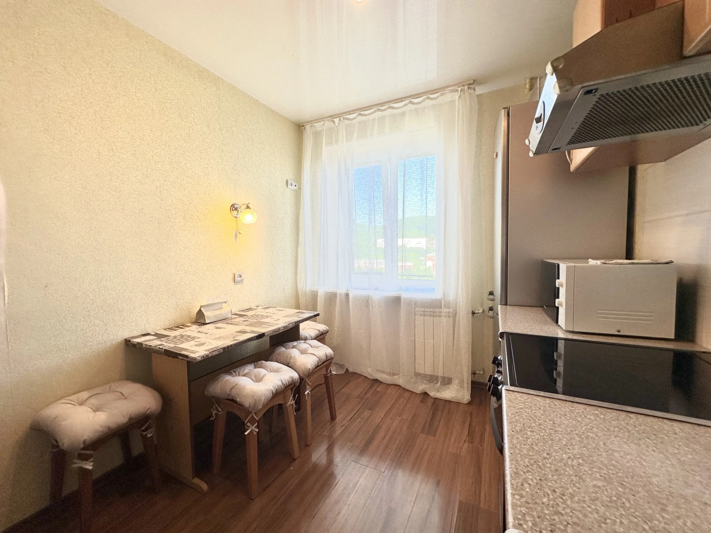 Апартаменты на 100летии 128а на 4х человек