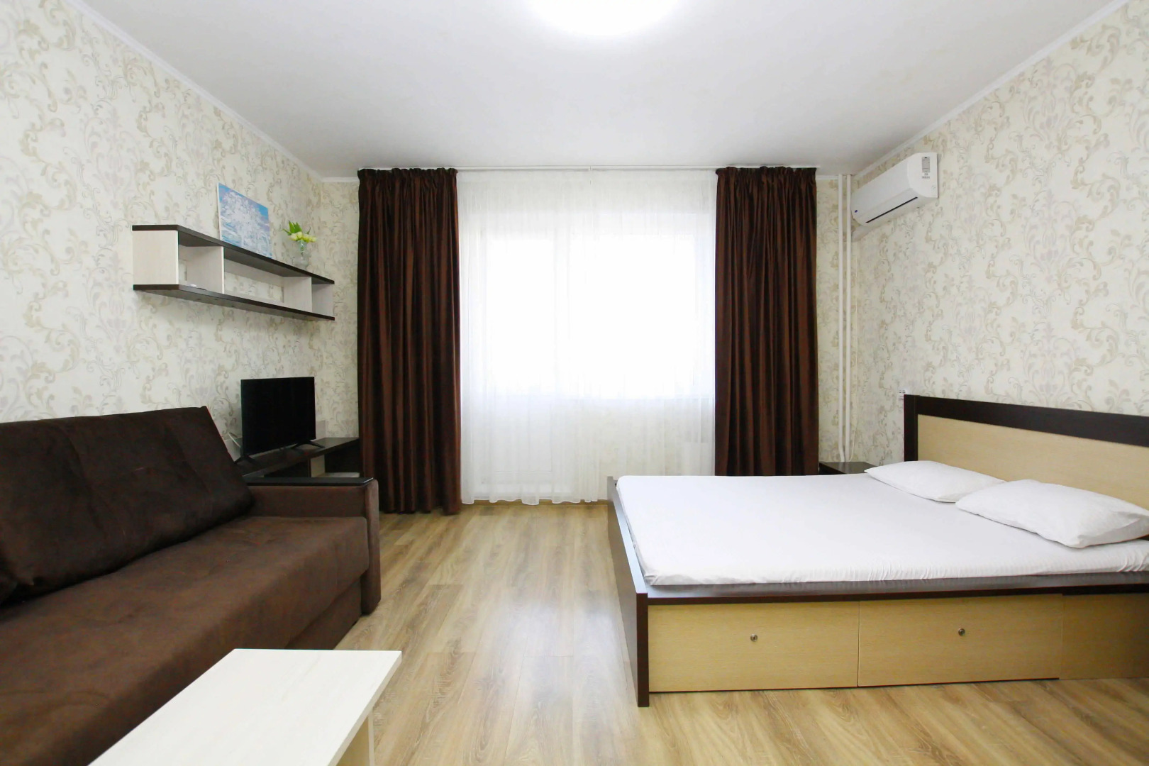 Альт Апартаменты люкс (054)