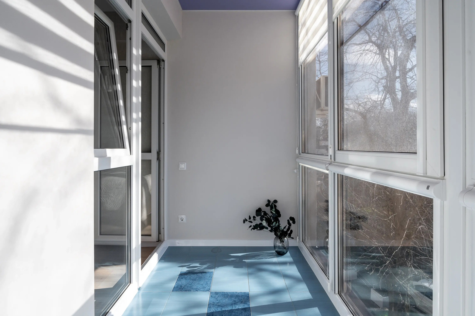 Светлая квартира с панорамными окнами. МПС 82