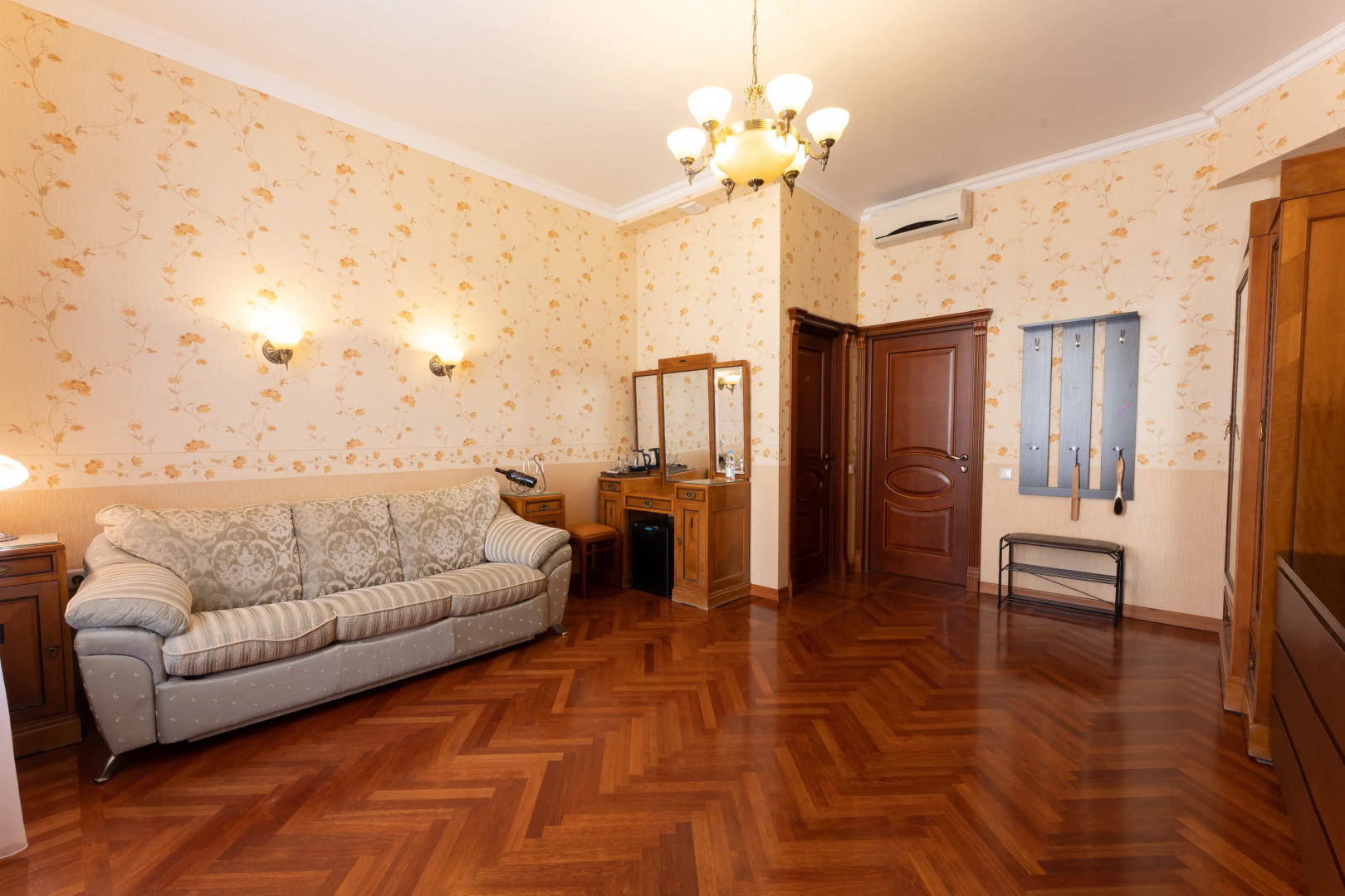 Квартира двухкомнатная Марсово Поле