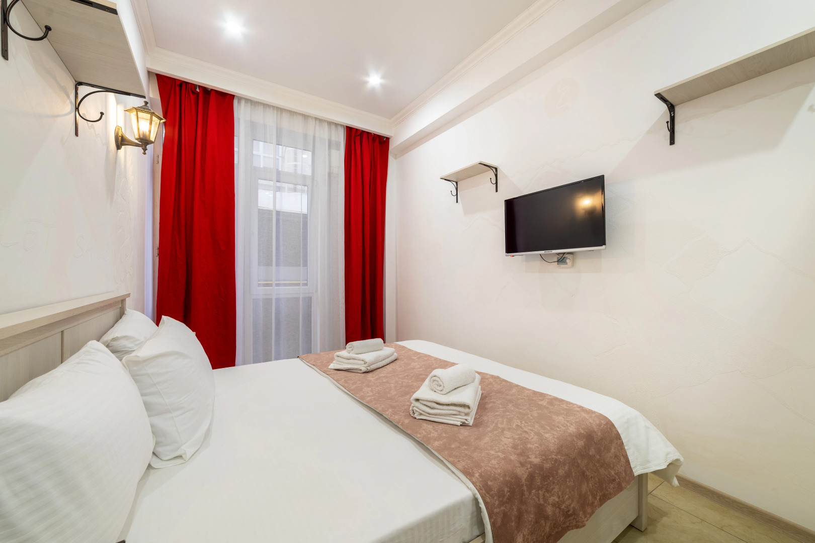 Квартира с отдельной спальней в курортном районе