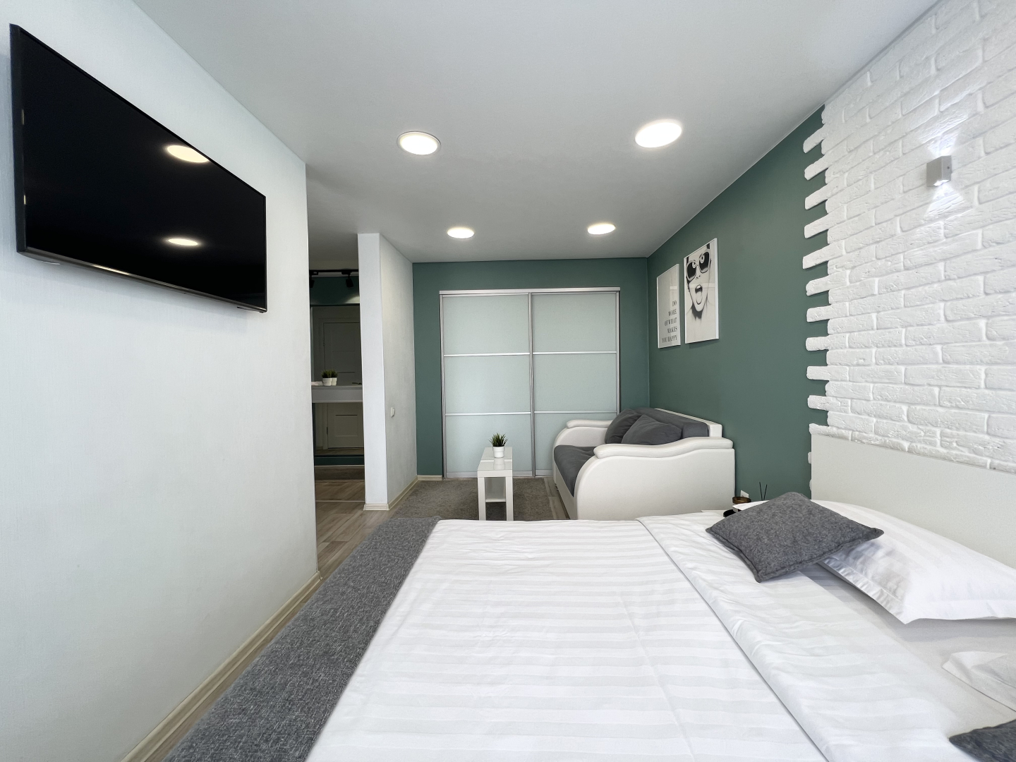 Апартаменты Торайгырова 28