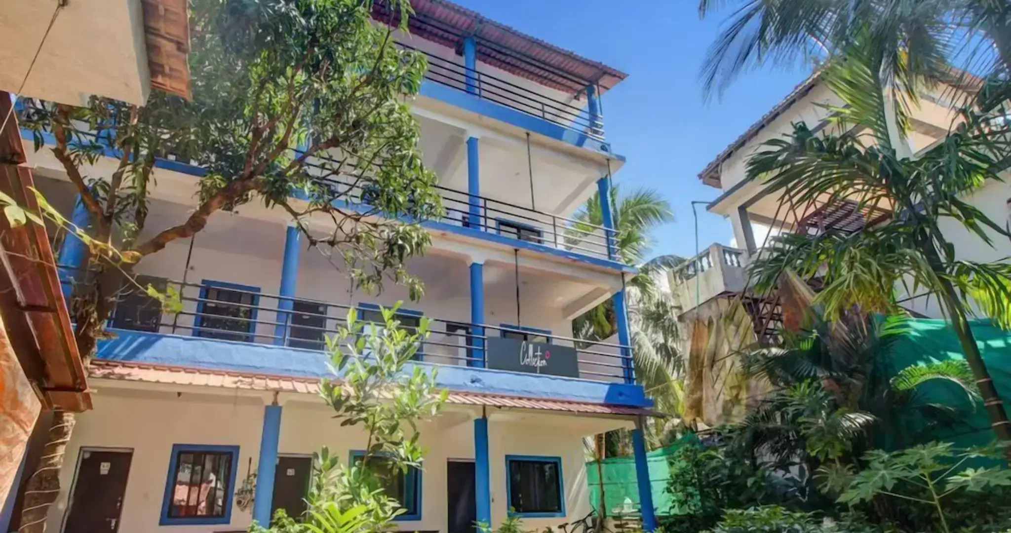 Отель Aqua Wave by YogiTree