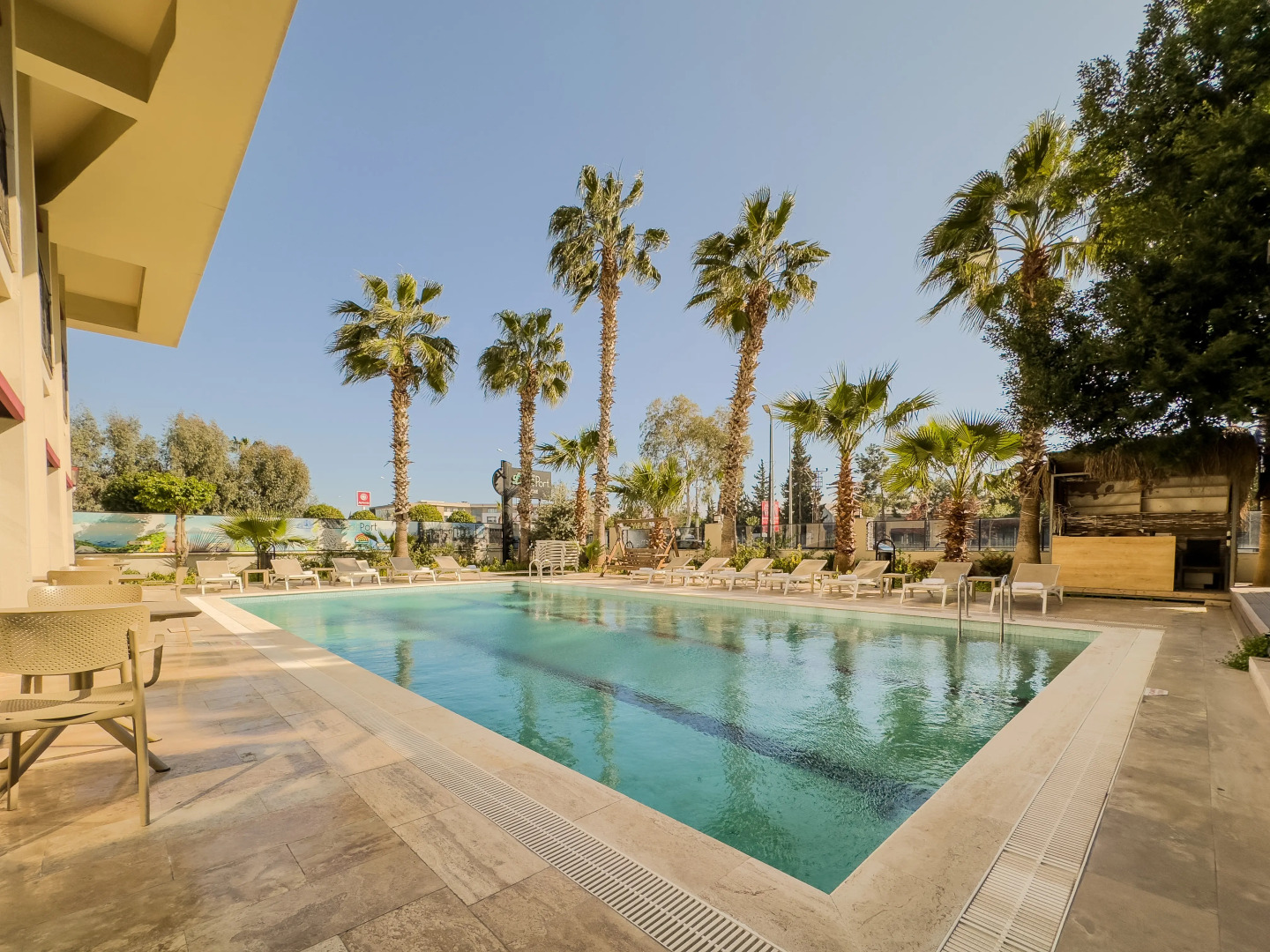 Отель Leaf Port Boutique