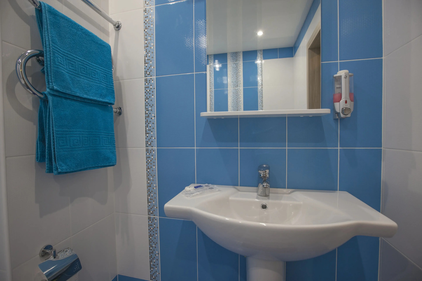 Апартаменты Золотой Шар на 70 лет Октября 3