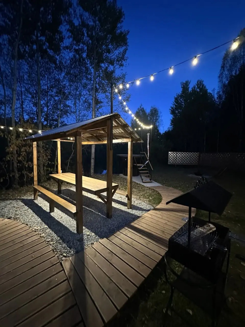 Частный дом Стильный Уютный с Чаном и Баней в Лесу прямо на Берегу Реки