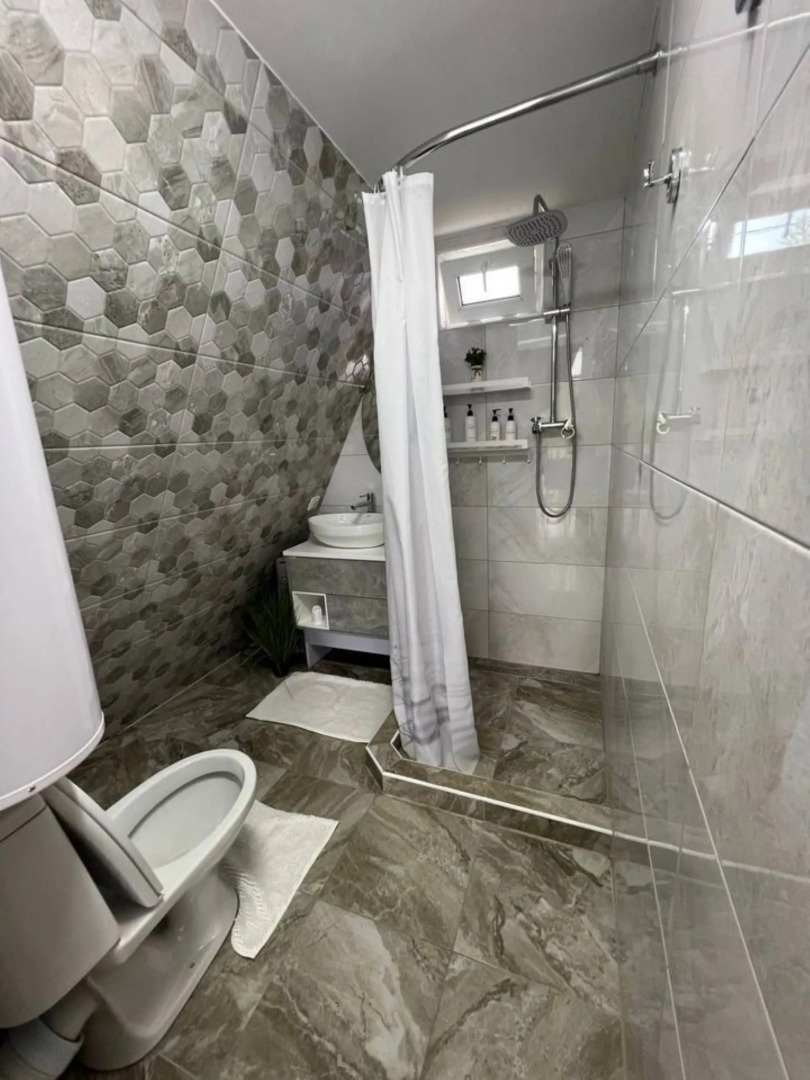 Частный дом На первой береговой линии с видом на озеро