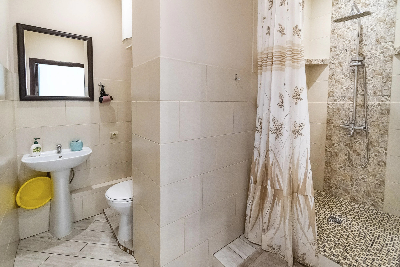 Отель Рахиль