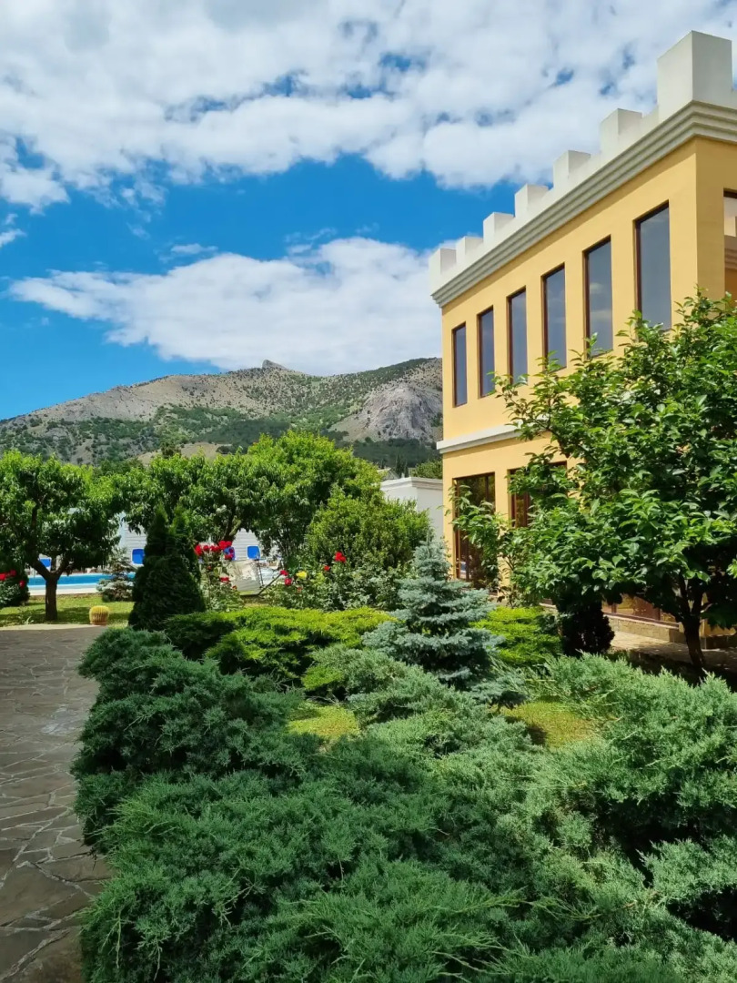 Частный дом Sunny Holiday Home