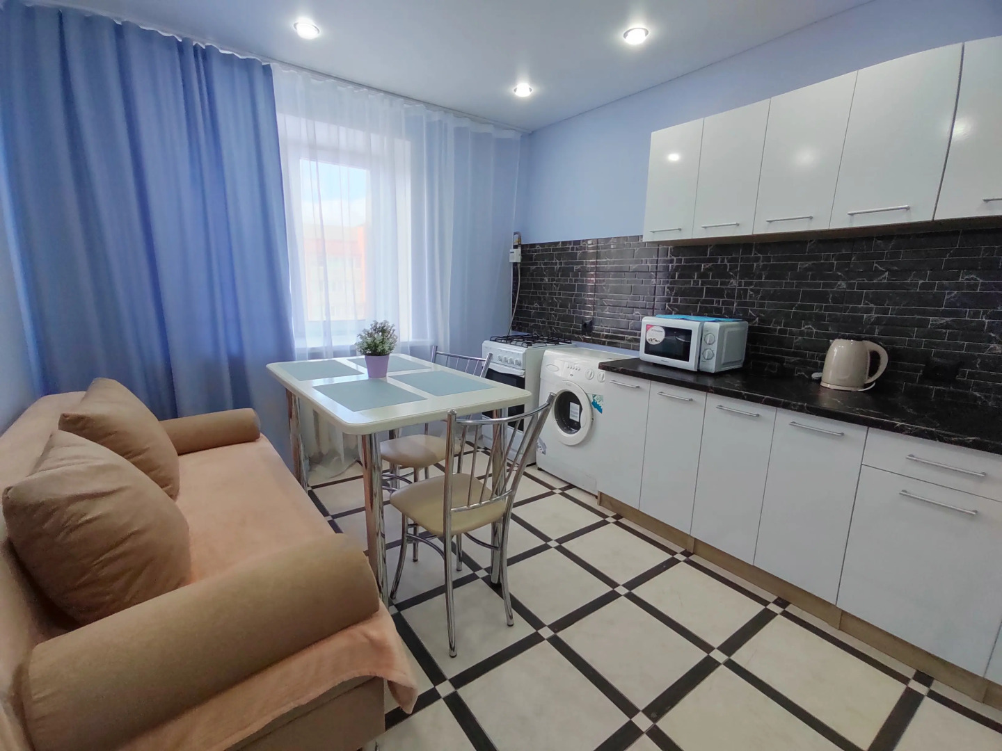 Апартаменты квартира на Мордовской 25