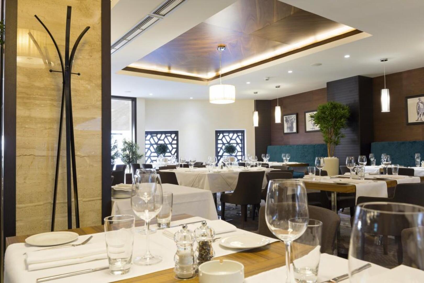 Отель Constantine the Great